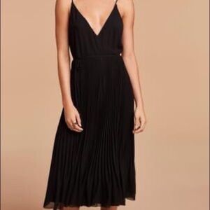 Aritzia | Wilfred | Beaune Pleated Wrap Midi Dress